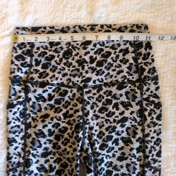 Zyia Active Snow Leopard Print Brilliant 7/8 Leggings Size 4 Black White 23" Run - Picture 6 of 10